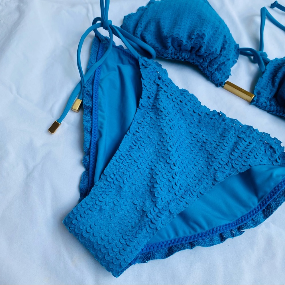 Vix Swimsuit Bikini Top (large) & Bottom (small) set in Blue